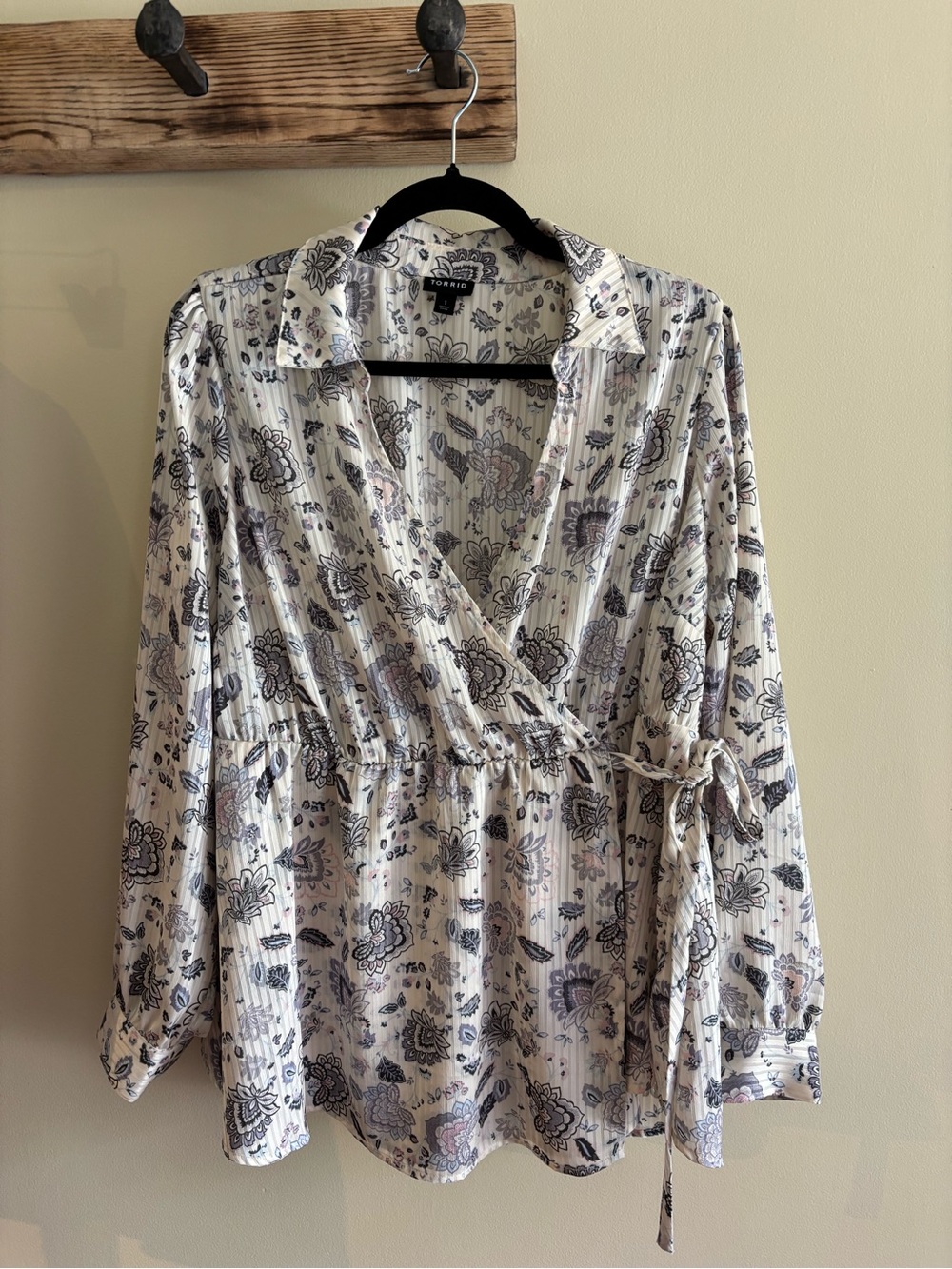 73.) Torrid /  White Floral Wrap Style Blouse